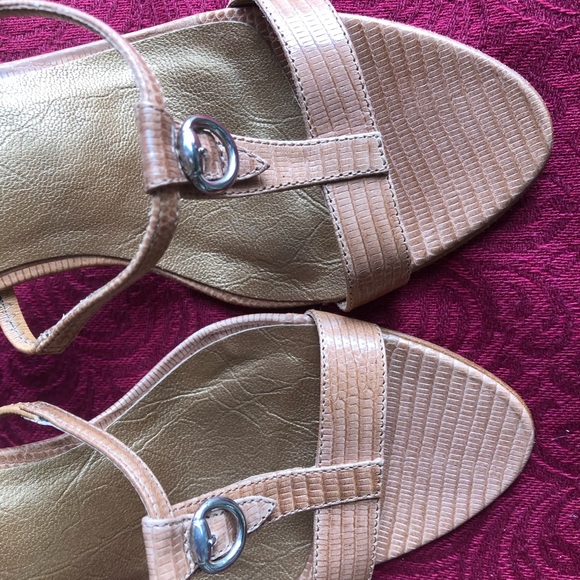 NEW Tan Stiletto Pumps - Made in Italy -DKNY - Size 6.5 - Picture 2 of 8